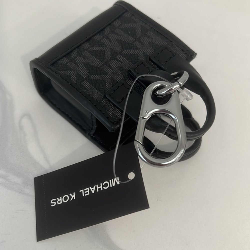 CUTE!! MK Mini Bag AirPods Case!! - Picture 15 of 16